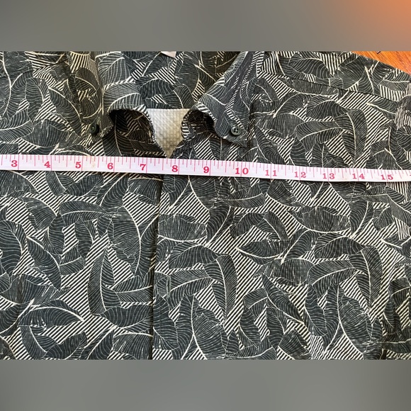 Men’s size large button down shirt - Picture 4 of 9